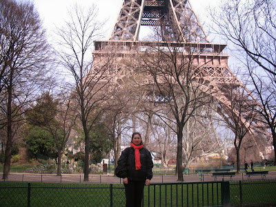 PARIS – Torre Eiffel a verdadeira Dama De Ferro