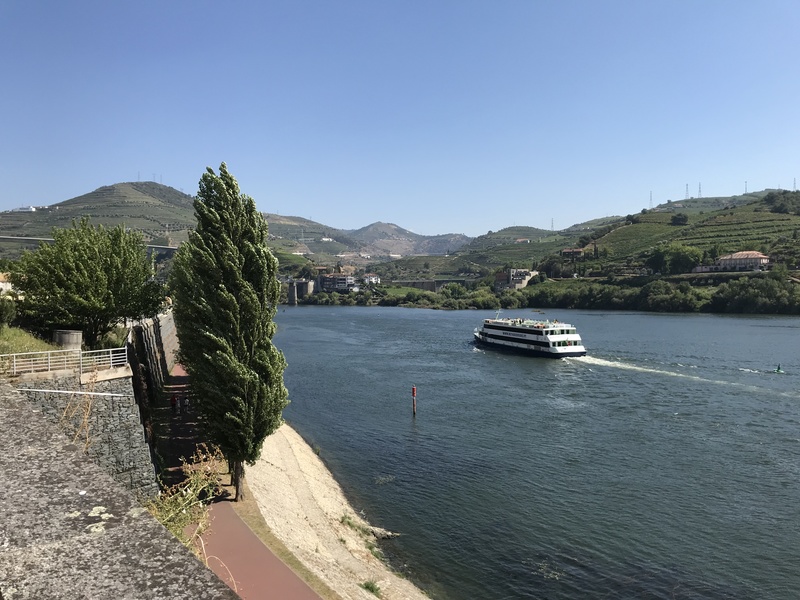 Passeio de barco pelo Vale do Douro, Portugal