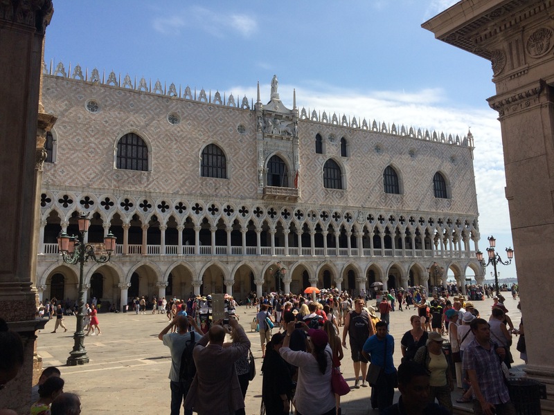 Visita ao Palácio Ducal em Veneza, Itália Visita ao Palácio Ducal em Veneza, Itália